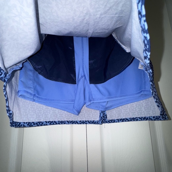 Vineyard Vines Printed Skort Cross Tulip Blue Size 8. Never worn - Picture 3 of 16